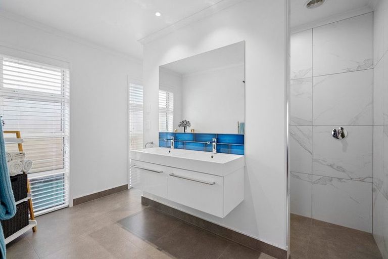 Photo of property in 10 Kaaka Street, Cambridge, 3434