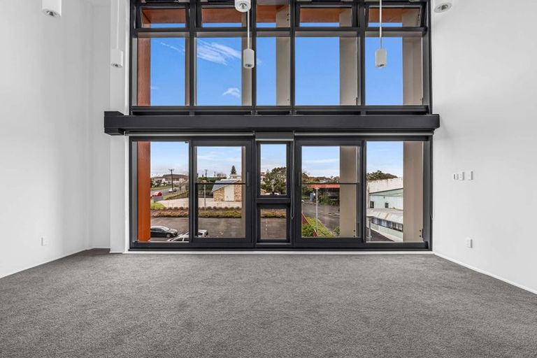 Photo of property in 14f/30 Westward Ho, Glen Eden, Auckland, 0602