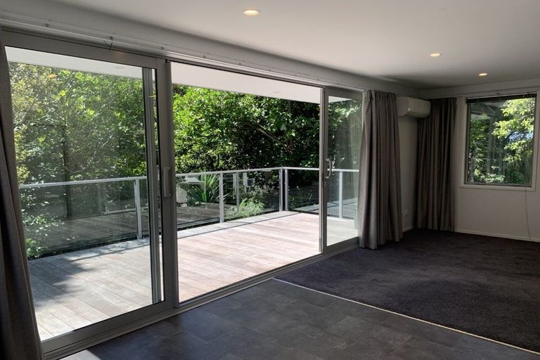 Photo of property in 28 Pupuke Road, Hillcrest, Auckland, 0627