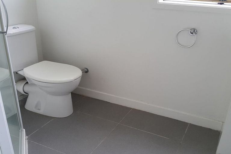 Photo of property in 10/126 Lynwood Road, New Lynn, Auckland, 0600