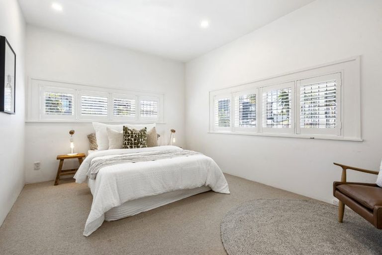 Photo of property in 2/40a Norwood Road, Bayswater, Auckland, 0622