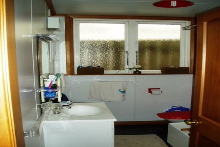 Photo of property in 3 Douro Avenue, Newtown, Wellington, 6021