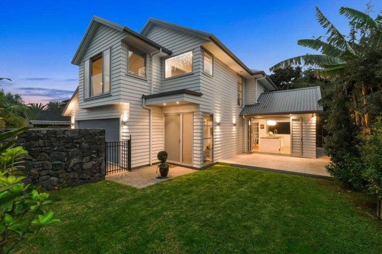 Photo of property in 1 Fathom Place, Te Atatu Peninsula, Auckland, 0610