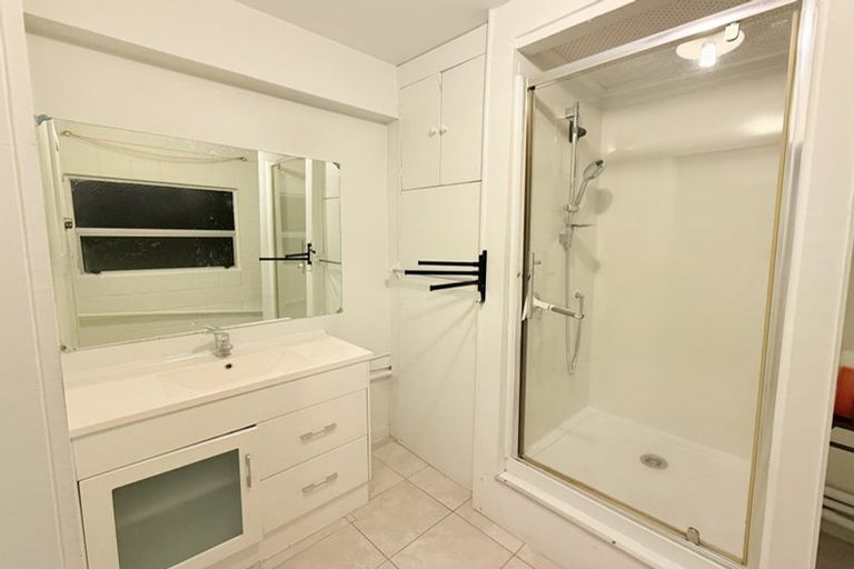 Photo of property in 69 Bentley Avenue, Glenfield, Auckland, 0629