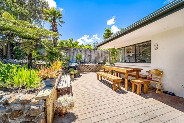 Photo of property in 24 Makiri Street, Helensville, 0800