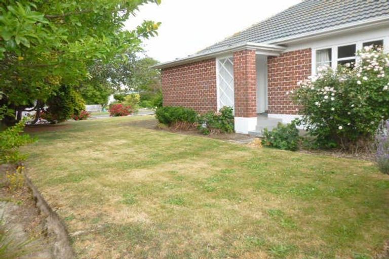 Photo of property in 2 Kawaka Street, Riccarton, Christchurch, 8041