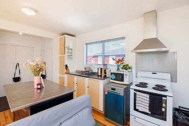 Photo of property in 10 Princess Street, Marton, 4710