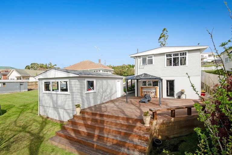 Photo of property in 6 Nelson Street, Helensville, 0800