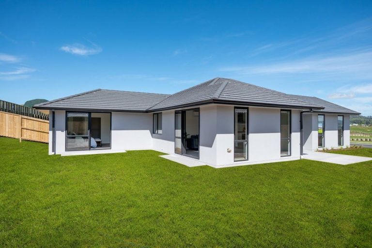 Photo of property in 44 Kohekohe Drive, Owhata, Rotorua, 3010