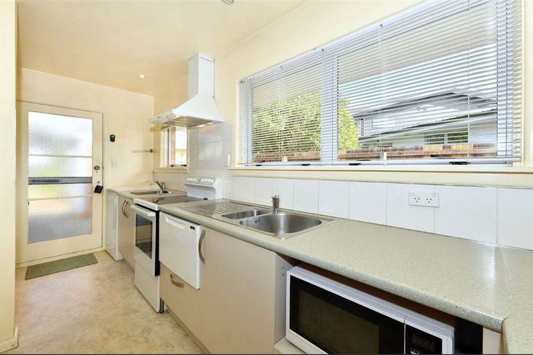 Photo of property in 1/9 Lombard Place, Avonhead, Christchurch, 8042