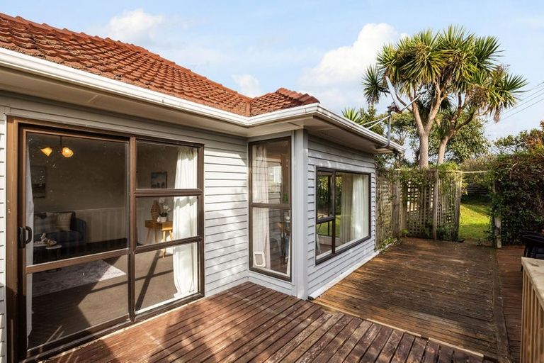 Photo of property in 15 Chew Place, Ranui, Porirua, 5024