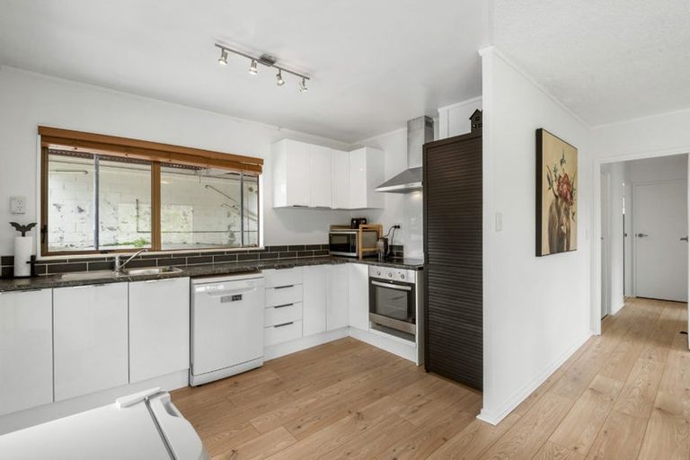 Photo of property in 1/24 Glamorgan Drive, Torbay, Auckland, 0630