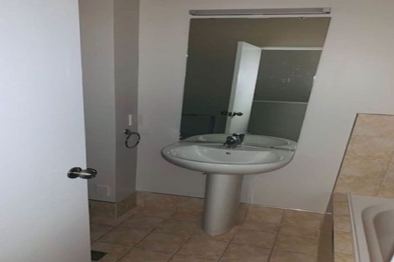 Photo of property in 6/44 Carlos Drive, Flat Bush, Auckland, 2016