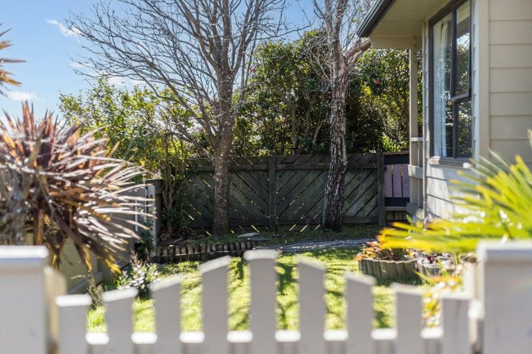 Photo of property in 7a Parkinson Close, Whitby, Porirua, 5024