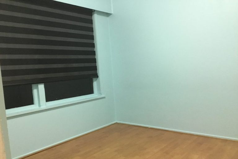 Photo of property in 2/101 Hillside Road, Glenfield, Auckland, 0627