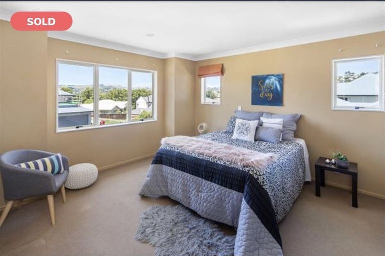 Photo of property in 6 Chippenham Grove, Churton Park, Wellington, 6037