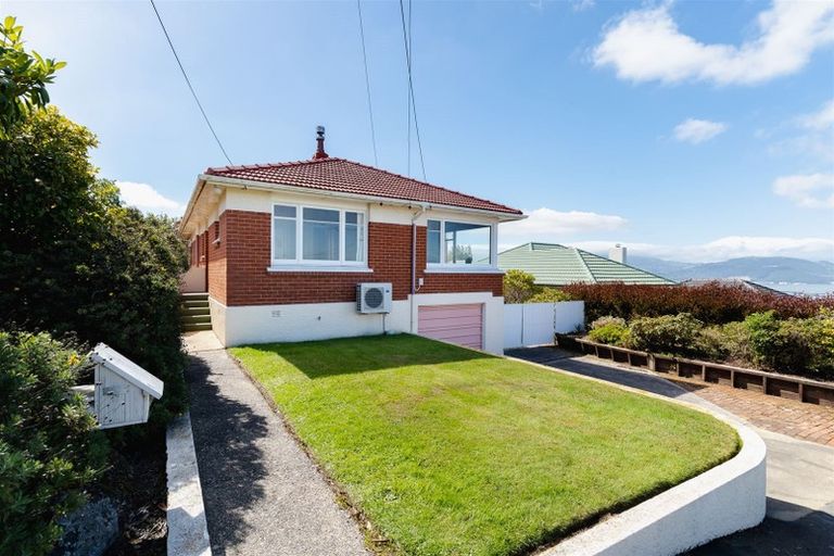 Photo of property in 138 Easther Crescent, Kew, Dunedin, 9012