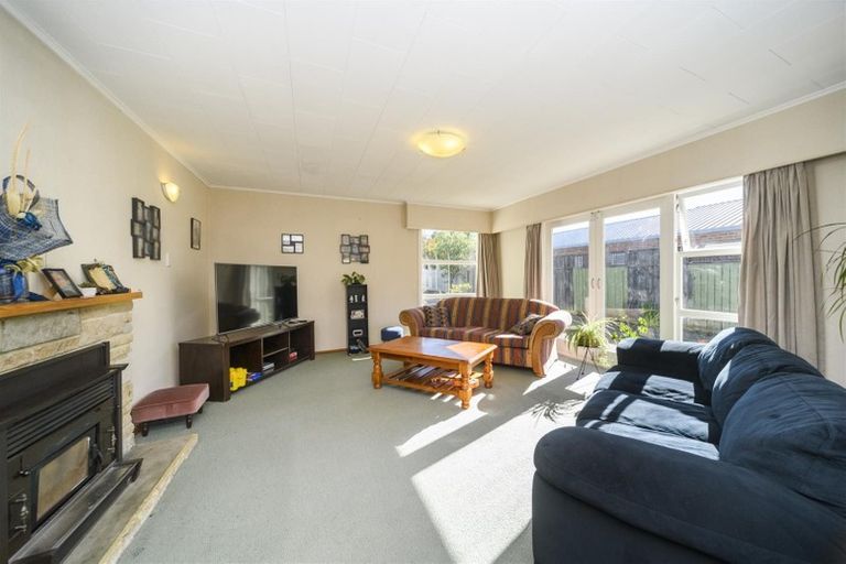 Photo of property in 16 Maunder Street, Marton, 4710