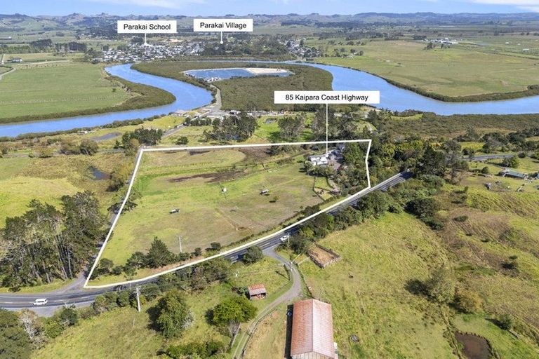 Photo of property in 85 Kaipara Coast Highway, Helensville, Kaukapakapa, 0871