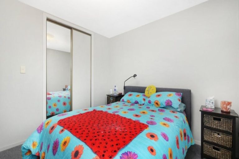 Photo of property in 11 Chipping Lane, Redwood, Christchurch, 8051