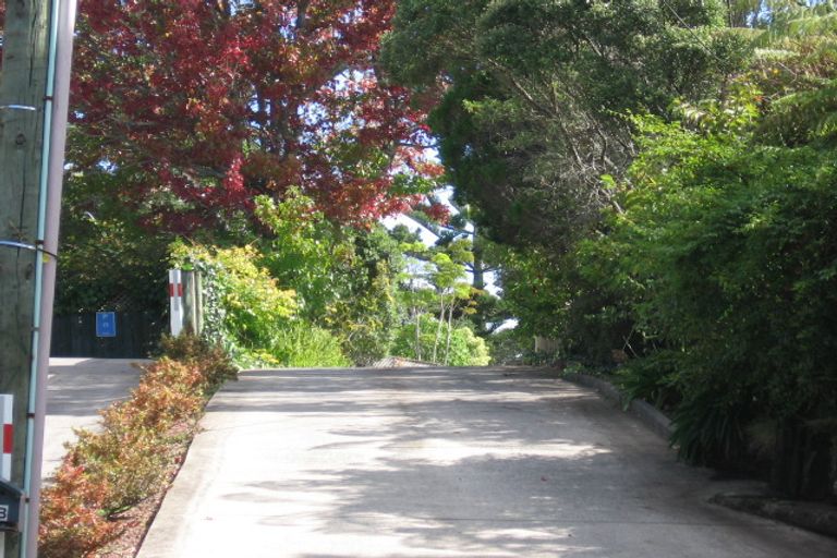 Photo of property in 2/75 Atkinson Road, Titirangi, Auckland, 0604