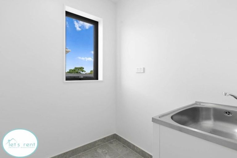 Photo of property in 33 Sunnypark Avenue, Rosehill, Papakura, 2113