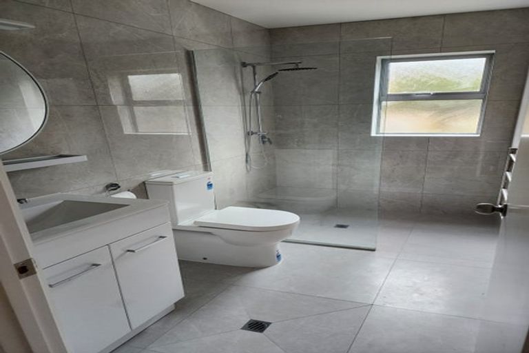 Photo of property in 46 Spinnaker Drive, Te Atatu Peninsula, Auckland, 0610