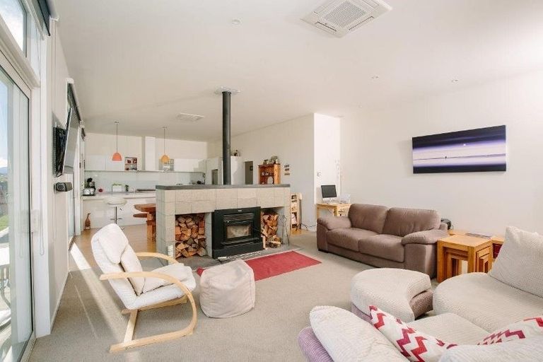 Photo of property in 10 Mcleod Avenue, Wanaka, 9305