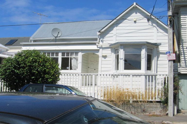 Photo of property in 1 Tainui Terrace, Mount Cook, Wellington, 6021