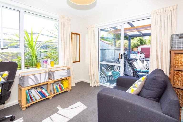 Photo of property in 34 Tilford Street, Woolston, Christchurch, 8062