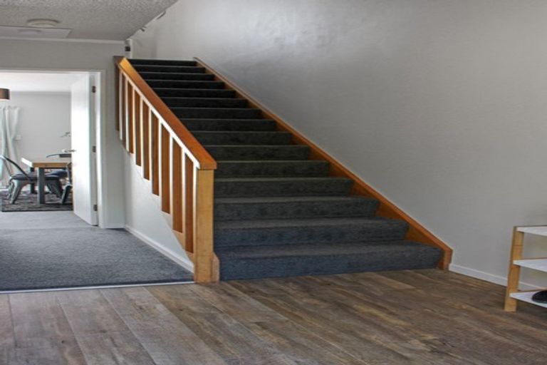 Photo of property in 8/2 Burdendale Grove, Churton Park, Wellington, 6037