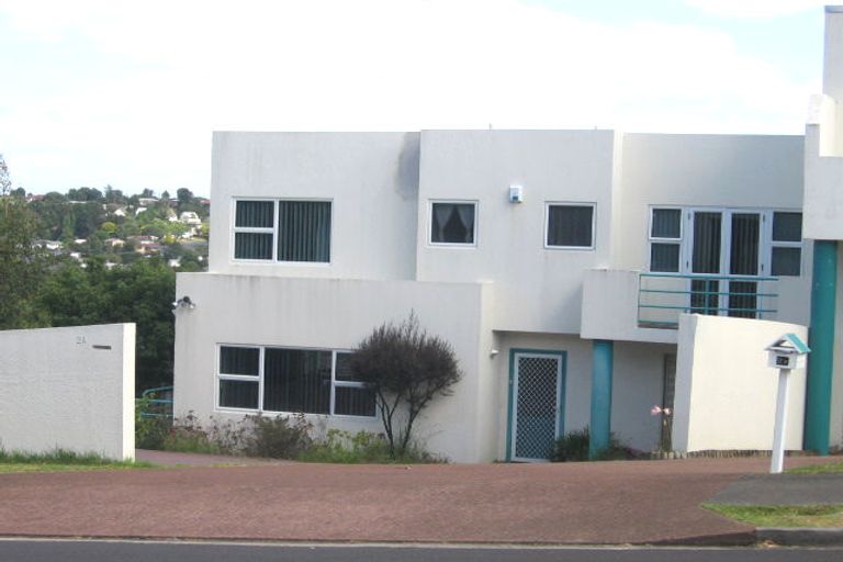 Photo of property in 2/2 Heathglen Place, Bayview, Auckland, 0629