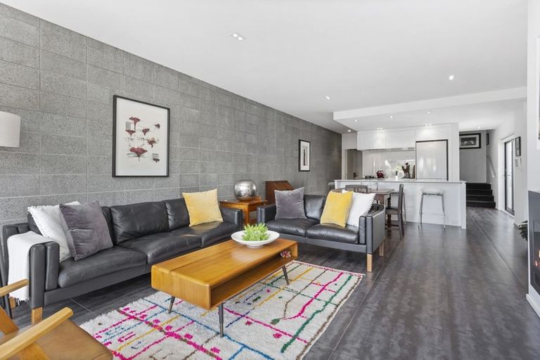 Photo of property in 154 Holly Road, St Albans, Christchurch, 8014