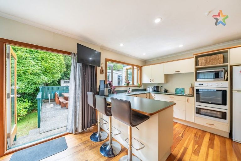 Photo of property in 21 Kennedy Grove, Stokes Valley, Lower Hutt, 5019