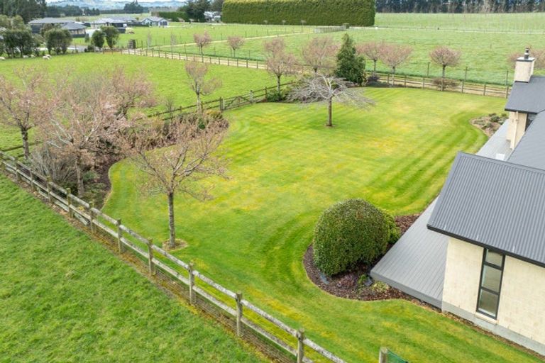 Photo of property in 24 Mckinnon Road, Edendale, Wyndham, 9893