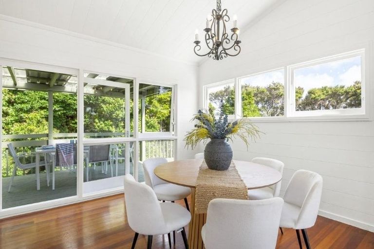 Photo of property in 7 Tranquil Glade, Hillcrest, Auckland, 0627