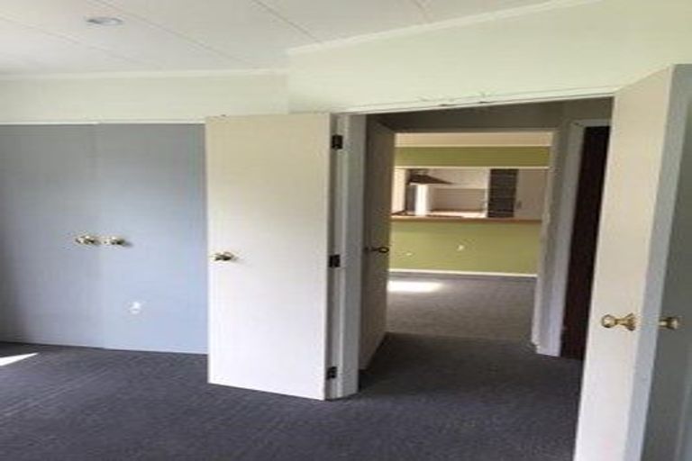 Photo of property in 63 Puriri Road, Waikanae, 5036