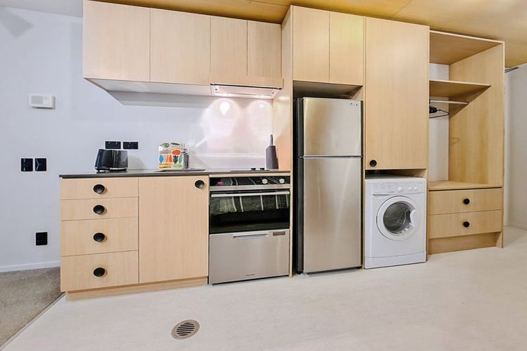 Photo of property in Vedado Apartments, 207/41u Hopper Street, Mount Cook, Wellington, 6011