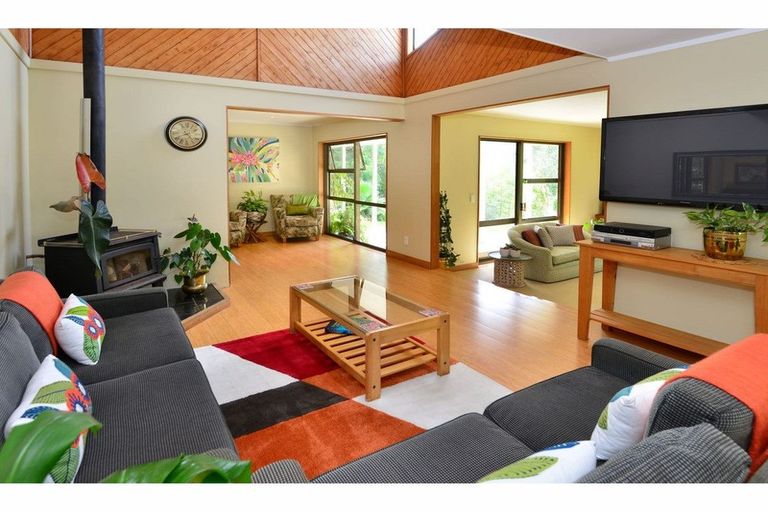 Photo of property in 275a Rimmer Road, Helensville, 0875