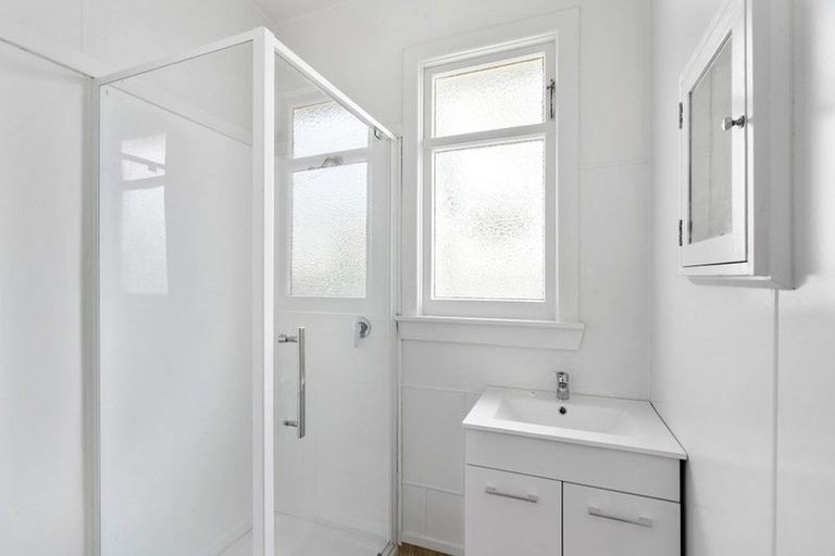 Photo of property in 142 Carlyle Street, Napier South, Napier, 4110