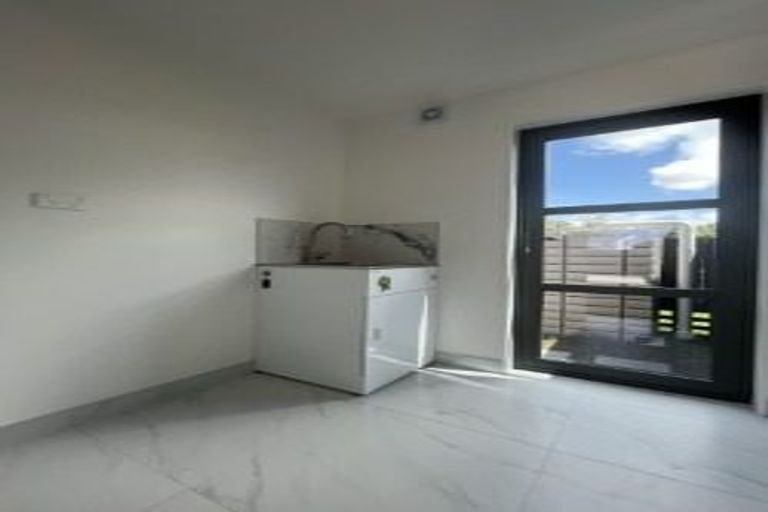Photo of property in 28c Greenmeadows Avenue, Manurewa East, Auckland, 2102
