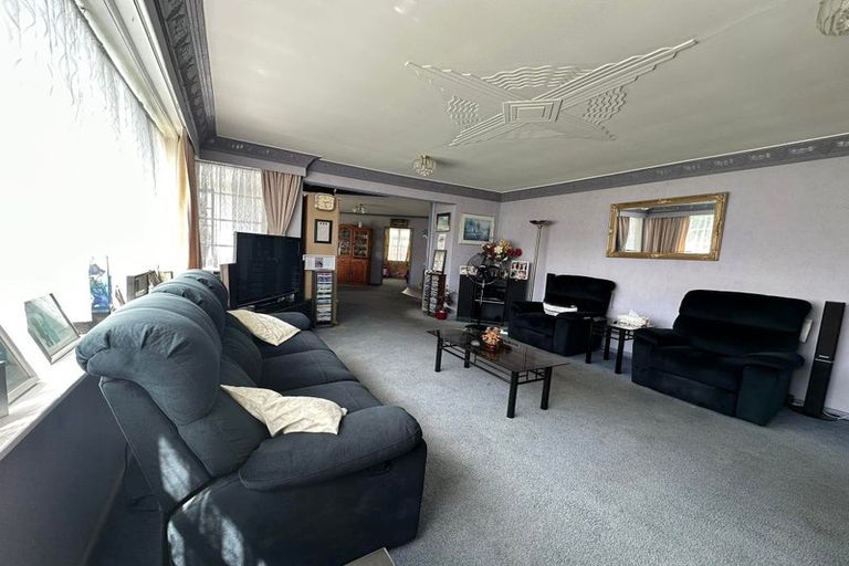 Photo of property in 22 Stokes Valley Road, Stokes Valley, Lower Hutt, 5019