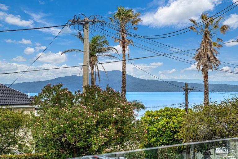 Photo of property in 128 Churchill Road, Rothesay Bay, Auckland, 0630