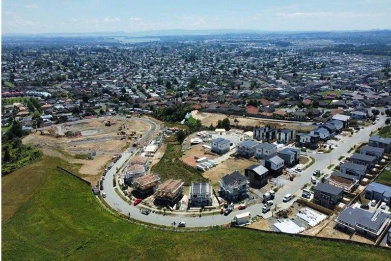 Photo of property in 27a Crestview Rise, Papakura, 2110