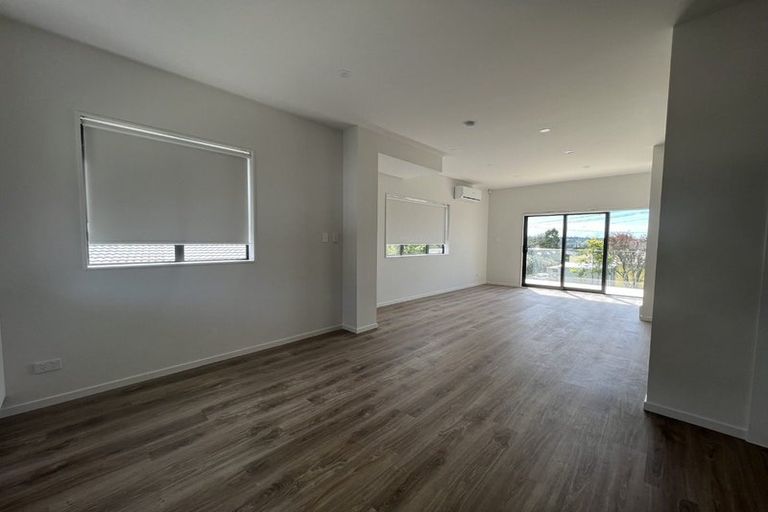Photo of property in 1/43 Ranui Avenue, Ranui, Auckland, 0612