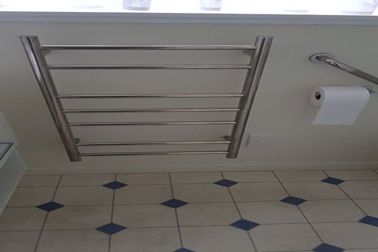 Photo of property in 38a Sunnynook Road, Sunnynook, Auckland, 0620