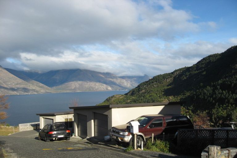 Photo of property in 2b Miller Place, Sunshine Bay, Queenstown, 9300