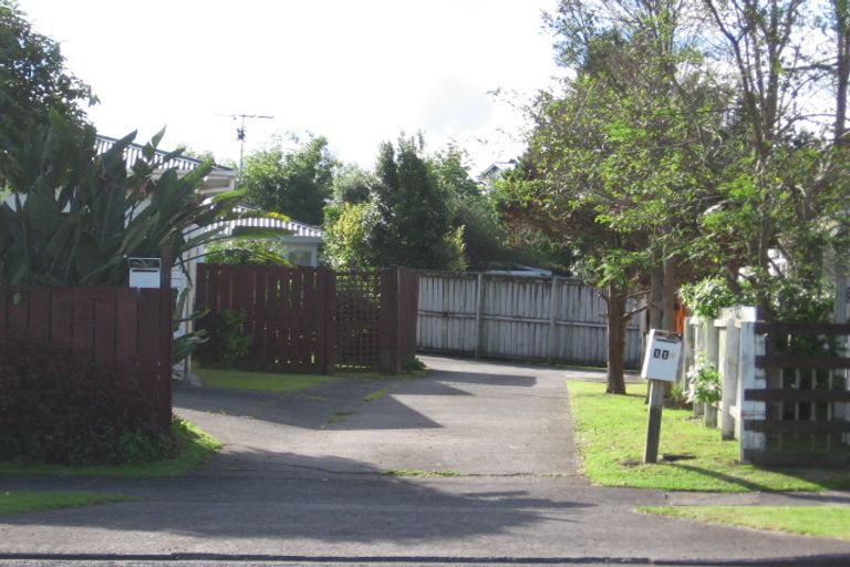Photo of property in 11 Gloria Avenue, Te Atatu Peninsula, Auckland, 0610