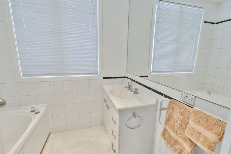 Photo of property in 31/125 Grant Road, Thorndon, Wellington, 6011