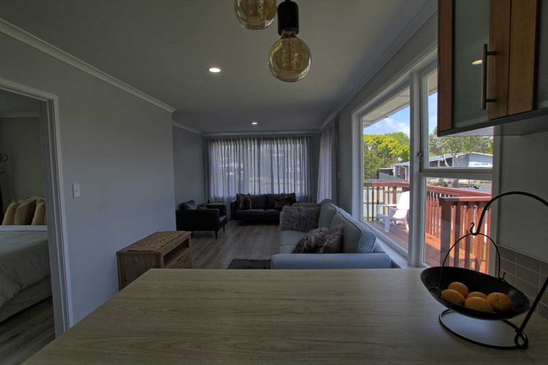 Photo of property in 1/3 Flaxdale Street, Birkdale, Auckland, 0626
